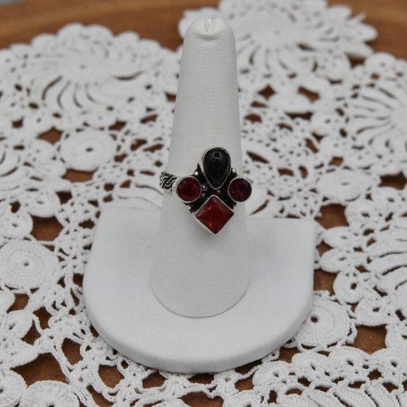 Vintage Sterling Silver Ring Teardrop Garnet with Ruby Red Glass Stones - Picture 3 of 8